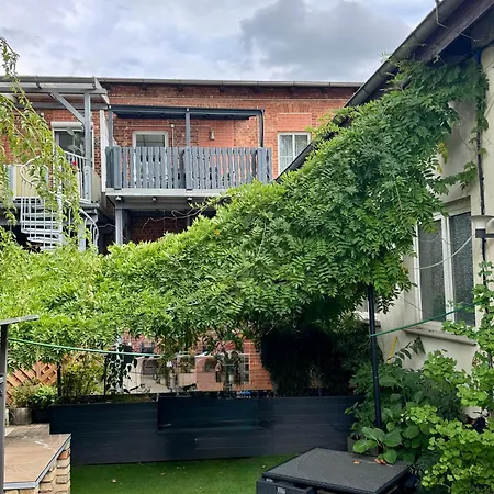 Apartment Am Spiele-magazin Big Style Mit Terrasse Und Gemeinschaftsküche Halberstadt
